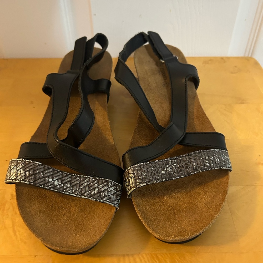 Pedro Iniesta black and silver sandals, size 10